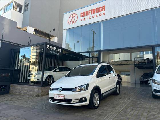 VOLKSWAGEN FOX 1.0 MPI TRACK 12V FLEX 4P MANUAL VOLKSWAGEN FOX 1.0 MPI TRACK 12V FLEX 4P MANUAL